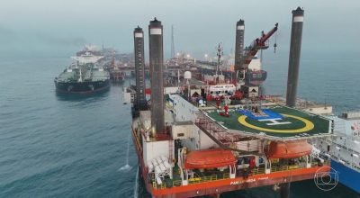 Mundo enfrenta maior interrupção de fornecimento de petróleo da história com guerra no Oriente Médio, diz IEA