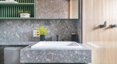 Granilite + banheiro: veja projetos criativos com o revestimento tendência