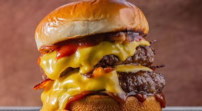 Receita de hambúrguer caseiro prático e barato