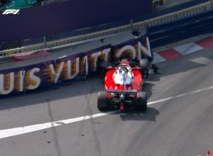 VÍDEO F1-Leclerc bate na reta final do GP de Mônaco e perde pódio
