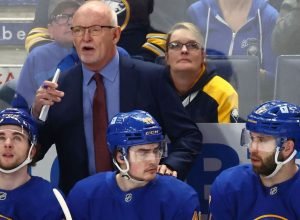 Jon Cooper, Dan Muse e Lindy Ruff concorrem ao prêmio de técnico do ano