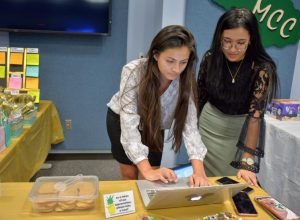 Não se deixe fisgar: UH Maui College apresenta histórias de phishing da vida real: Maui Now