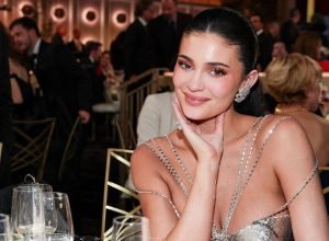 Kylie Jenner lança a nova coleção 'Born in LA' da grife Khy