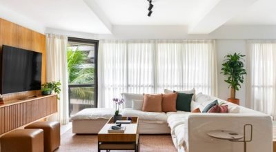 Leve e despojado: apartamento tem decoração inspirada na praia e na natureza sem clichês
