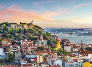 Passagens de ida e volta para Lisboa a partir de R$ 3.031 com duas malas despachadas e em até 4x sem juros!