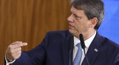 Tarcísio, sobre cobrança por apoio mais enfático a Flávio: Querem mais que isso?