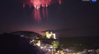 Sprites sobre o Castelo de Beynac