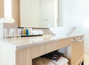 O que você pode guardar no banheiro? Dicas essenciais de higiene e organização