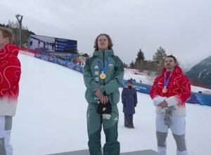 VÍDEO:“Tema da Vitória” toca após ouro de Pinheiro nas Olimpíadas