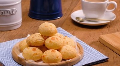 Pão de queijo cheiroso para o café da tarde!