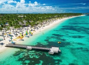 Punta Cana All Inclusive! Pacotes com voo mais estadia à beira-mar a partir de R$ 4.122 por pessoa + cupom exclusivo