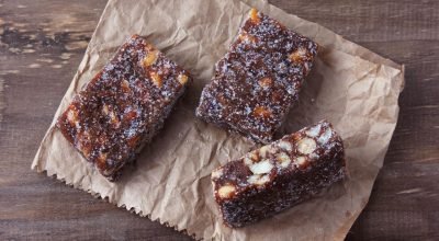 Pé de moleque cremoso: aproveite a versão com chocolate