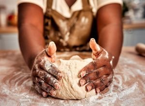 Por que sua massa de pizza não fica igual à da pizzaria?