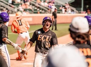 Pirates Rocky fica em segundo lugar no Tennessee na abertura regional de 14 entradas