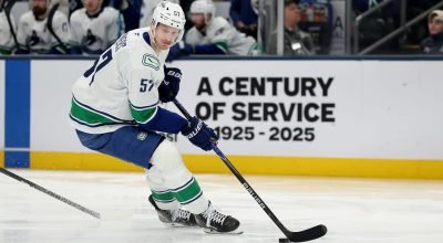 NHL Trade Buzz: Canucks segura Myers para fins de gerenciamento de escalação