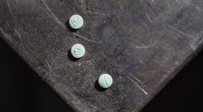 Um 'ativo' do FBI ajudou a administrar um site obscuro que vendeu drogas com fentanil durante anos