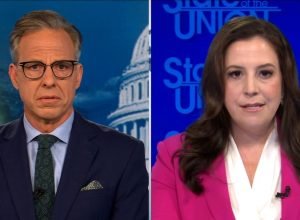 Tapper para Stefanik: Pedir a destruição de uma civilização inteira é bom ou ruim?