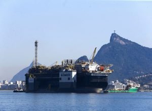Petróleo: saiba como a crise no Estreito de Ormuz beneficia os negócios do Brasil