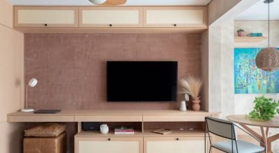 Tons terrosos: estúdio de 40 m² tem tanquinho da lavanderia, bancadas e piso em porcelanato