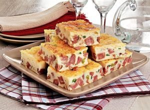 Torta de calabresa de liquidificador que fica pronta em menos de uma hora