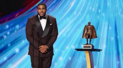 Comandantes LB Bobby Wagner nomeado Walter Payton Homem do Ano da NFL em 2025
