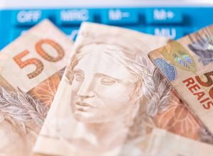 Quase 70% dos brasileiros têm dívidas; 41% não pagaram familiares e amigos após empréstimo, diz Datafolha