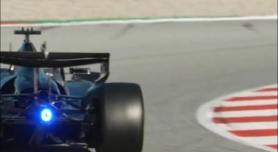 Por que Aston Martin utilizou luz traseira azul em Barcelona
